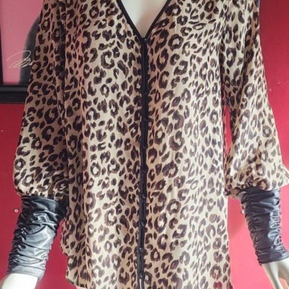 Cheetah Print Button Down Blouse Faux Leather Cuffs Size M - Picture 1 of 4